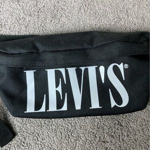 NWOT Levi’s Fanny pack